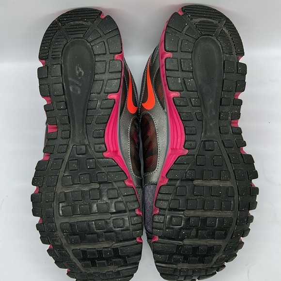 Nike Women's Gray and Hot Pink dual fusion ST2 Athletic Shoes - Picture 16 of 16
